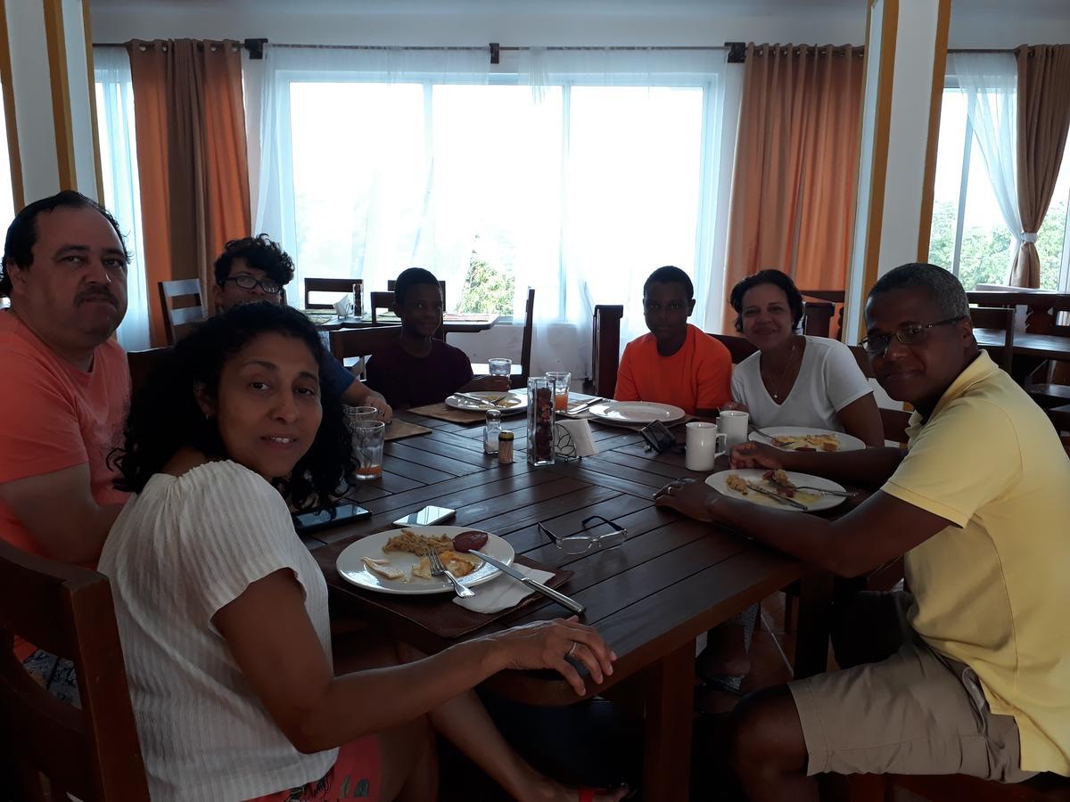 Figaro Hotel Samana Extérieur photo
